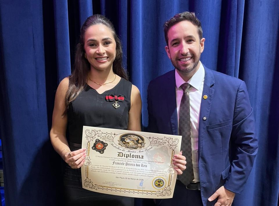 Vereadora Franciele Reis é homenageada com a Medalha Mérito Ana Terra