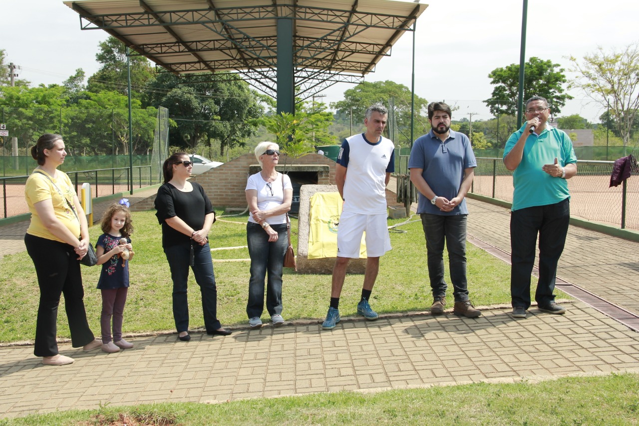 Após projeto do vereador Afonso Lopes da Silva, aprovado por unanimidade, prefeitura inaugura denominação do Complexo de Quadras de Tênis “Horácio Cesar Belezia Pires”