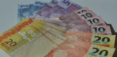 Intenção de consumo das famílias recua 1,8%, diz Confederação Nacional do Comércio