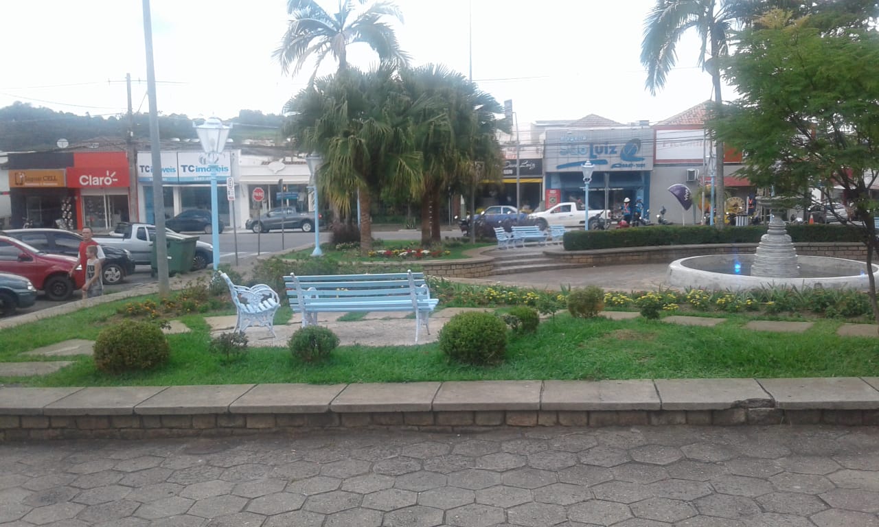 Requerimento pede informações sobre pintura da Praça Umbelina Bueno