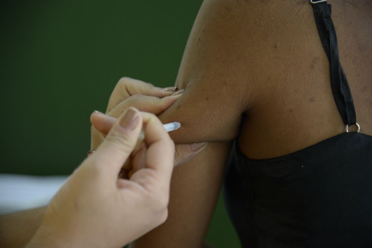 Vacinação contra febre amarela é ampliada em 190 cidades paulistas