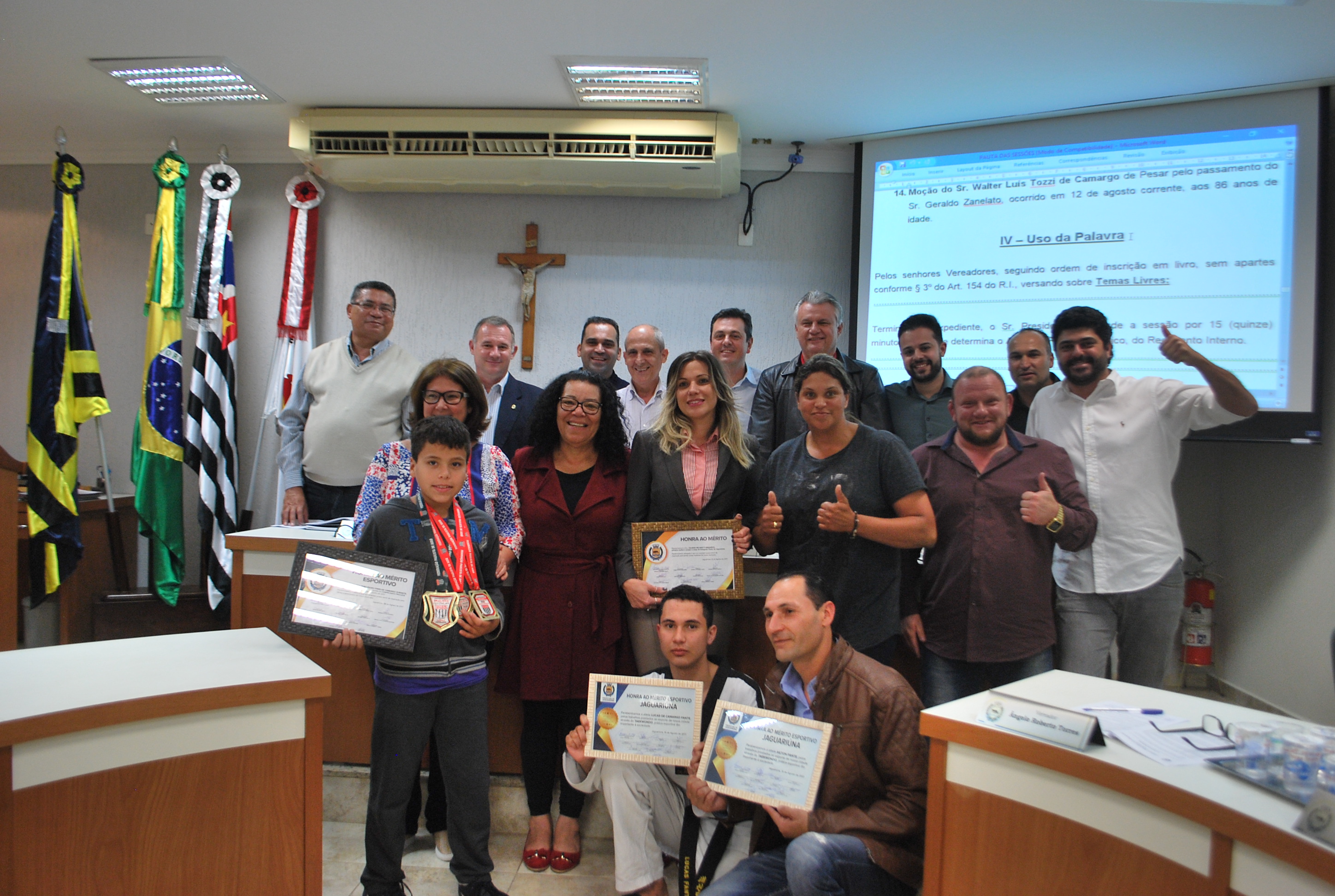 Câmara presta homenagem a nova Delegada de Jaguariuna