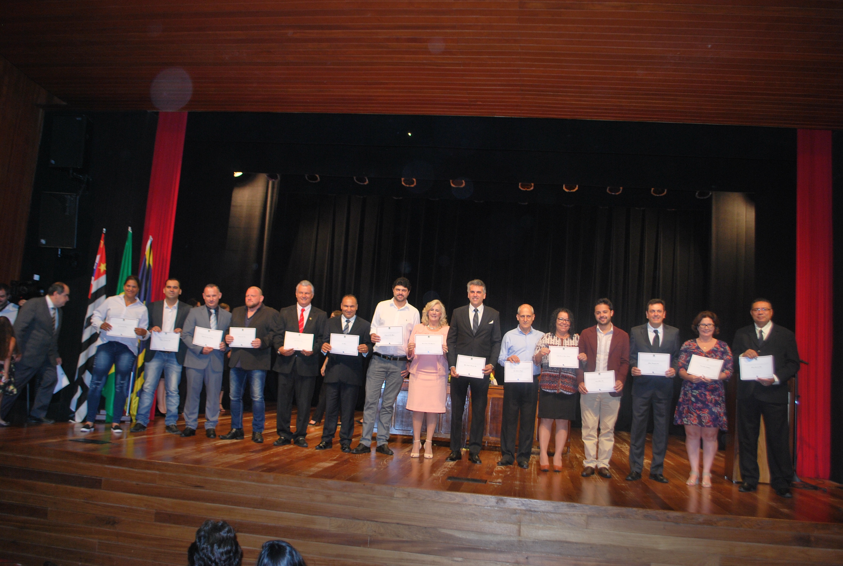Vereadores , Prefeito e Vice  eleitos foram diplomados do Teatro Municipal