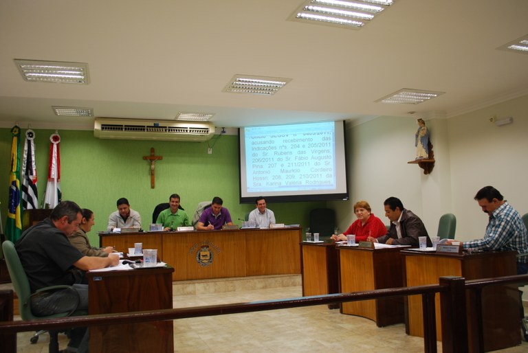 Vereadores fazem primeira sessão do semestre