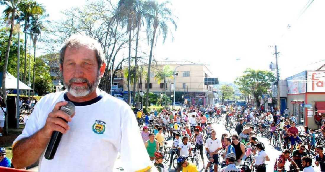 Lebrão é homenageado com moção de congratulações pela Câmara