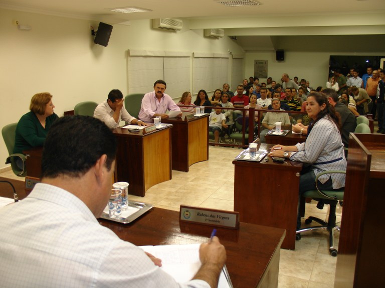 Vereadores adiam votação do abono dos funcionários públicos