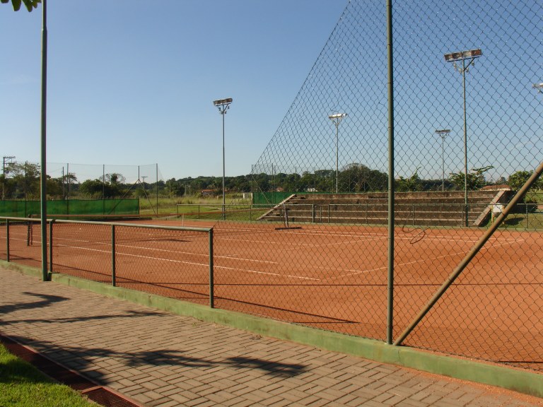 Dr. Airton pede a liberação das quadras de tênis do Guedes