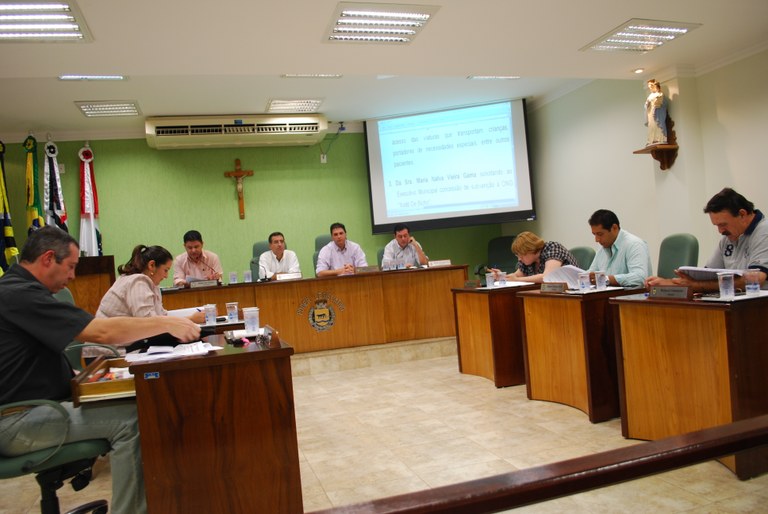 Câmara aprova incorporação do abono ao salário dos funcionários públicos