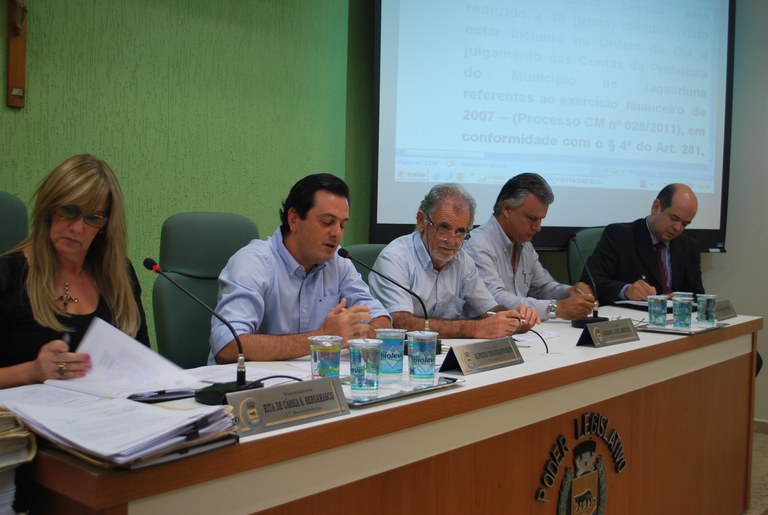 Câmara rejeita parecer do Tribunal e aprova contas de Tarcísio