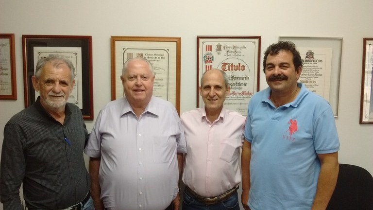 Vereadores se reúnem com Deputado e reivindicam pavimentação