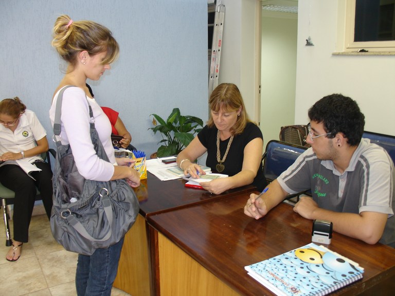 Galeria de arte da novo colorido às dependências da Câmara