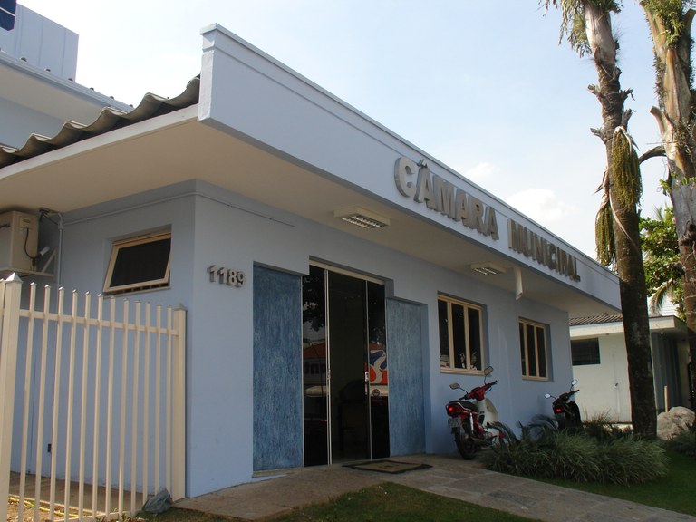 Vereadora Rita Bergamasco ocupa sua cadeira na Câmara