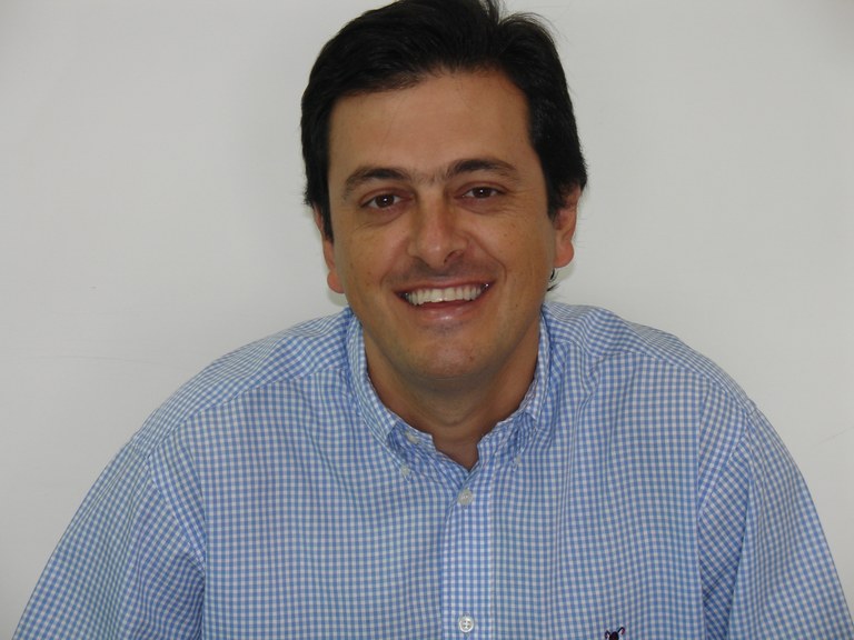 Projeto incentiva o uso de sacolas reutilizáveis