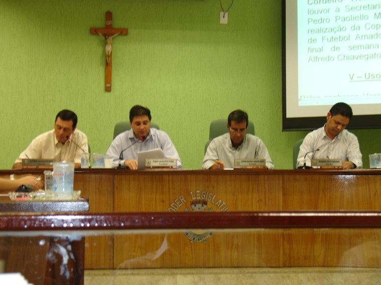 Última sessão do semestre será na segunda (14)