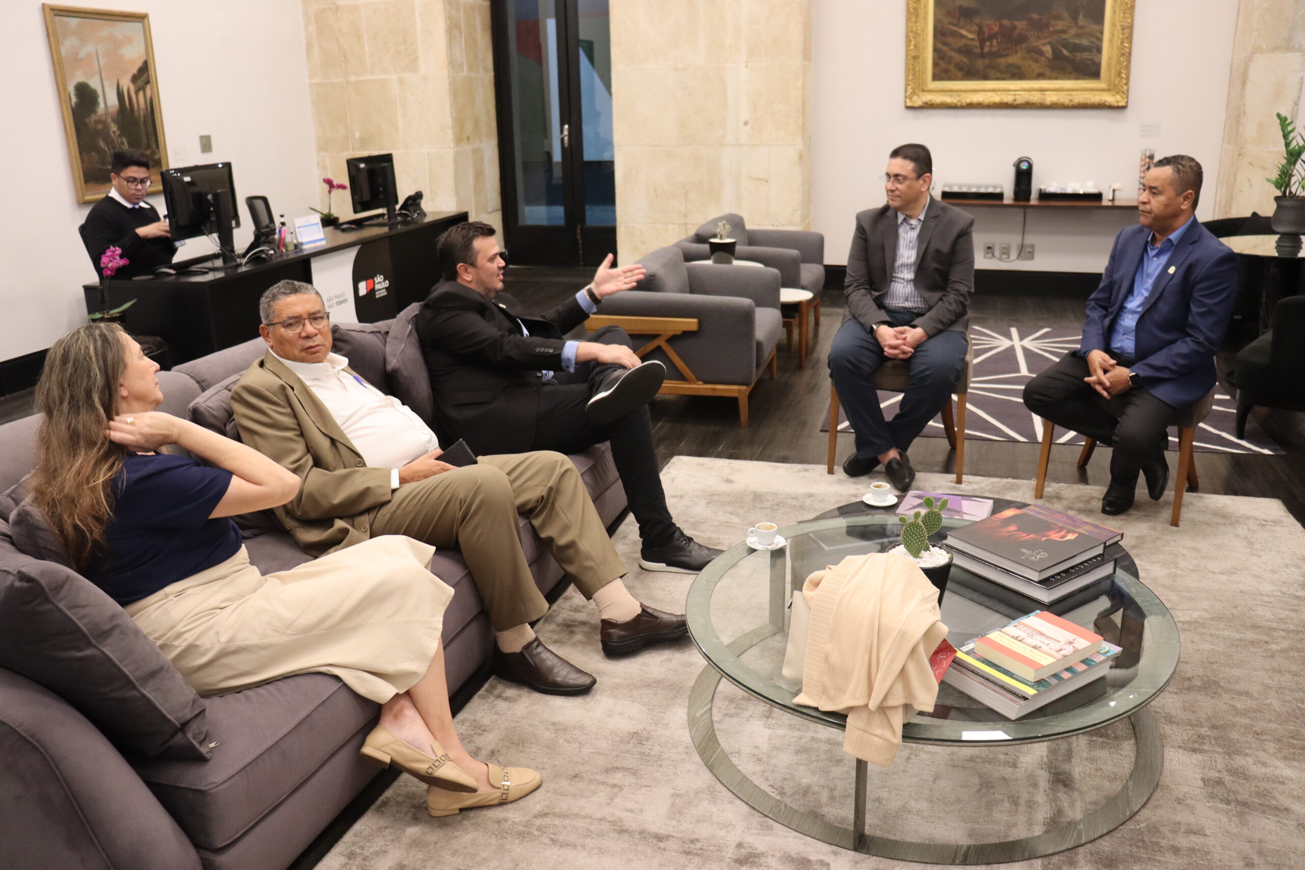 Vereador Afonso Lopes da Silva participa de reuniões, em São Paulo, com membros do Parlamento Metropolitano