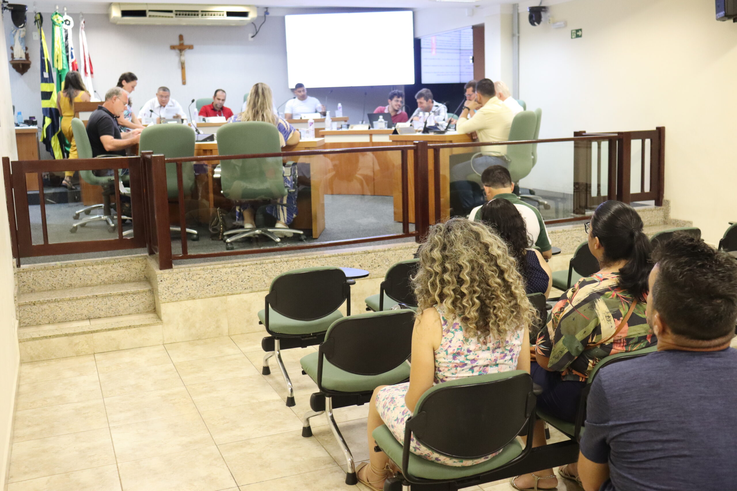 Última sessão ordinária do ano acontece nesta terça-feira (12), com 14 proposituras em pauta