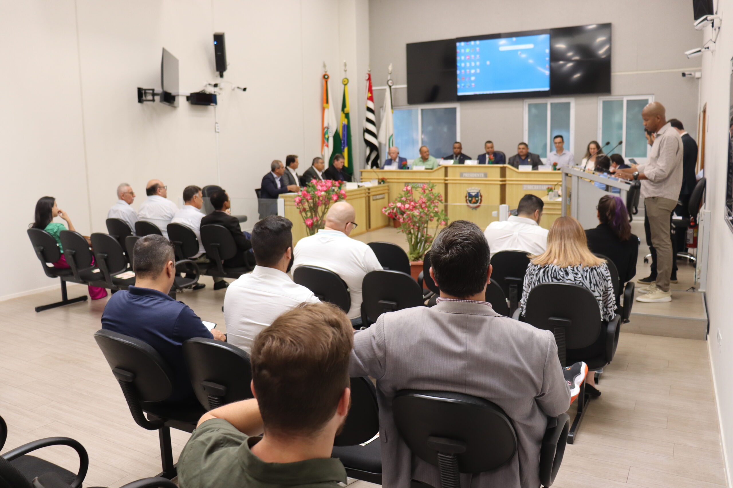Vereador Silva participa de sessão ordinária do Parlamento da RMC, em Holambra