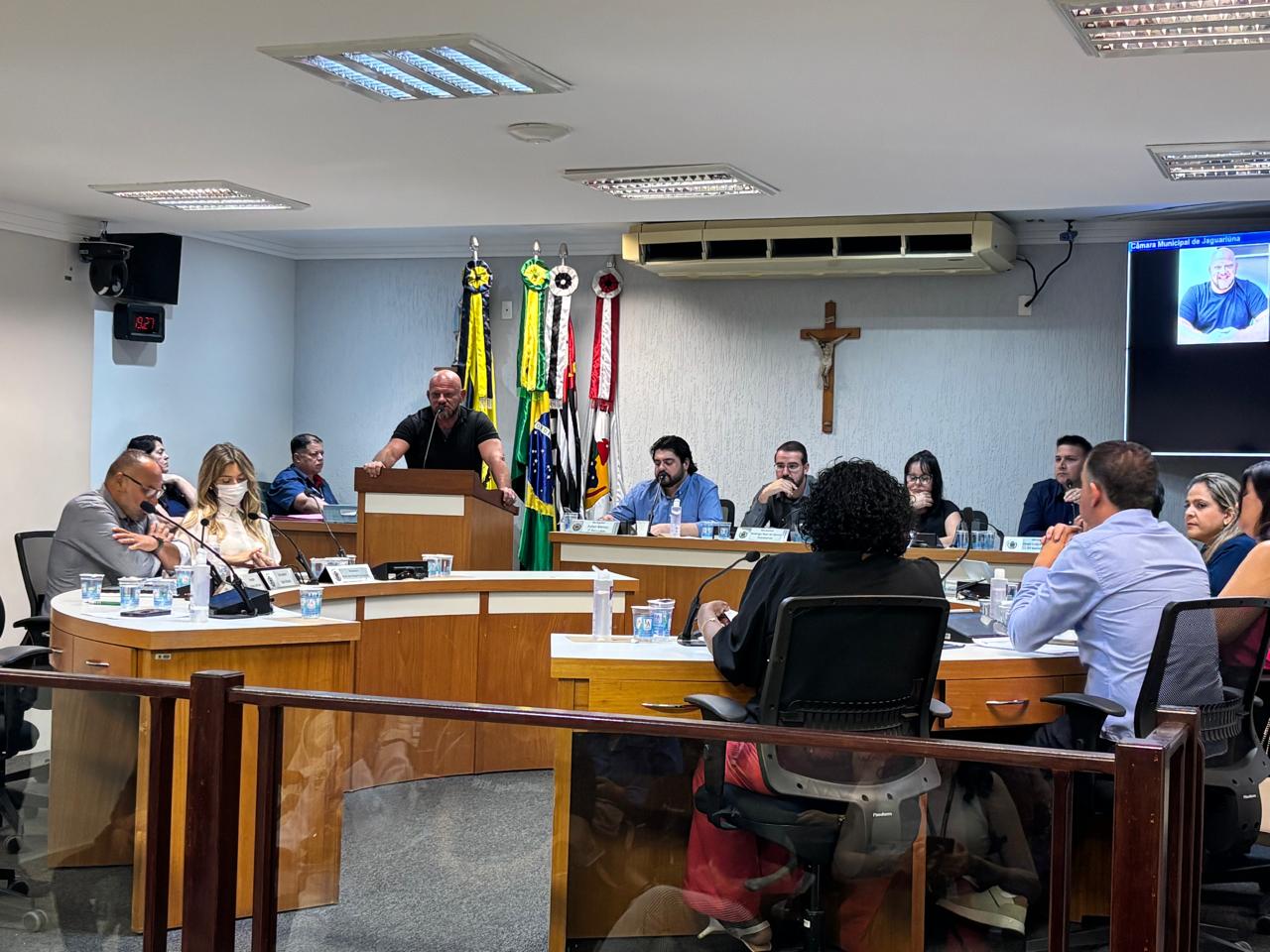 Câmara aprova 15 projetos em sessão