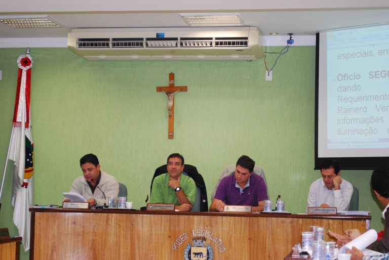 Requerimentos buscam informações de infra-estrutura por toda cidade