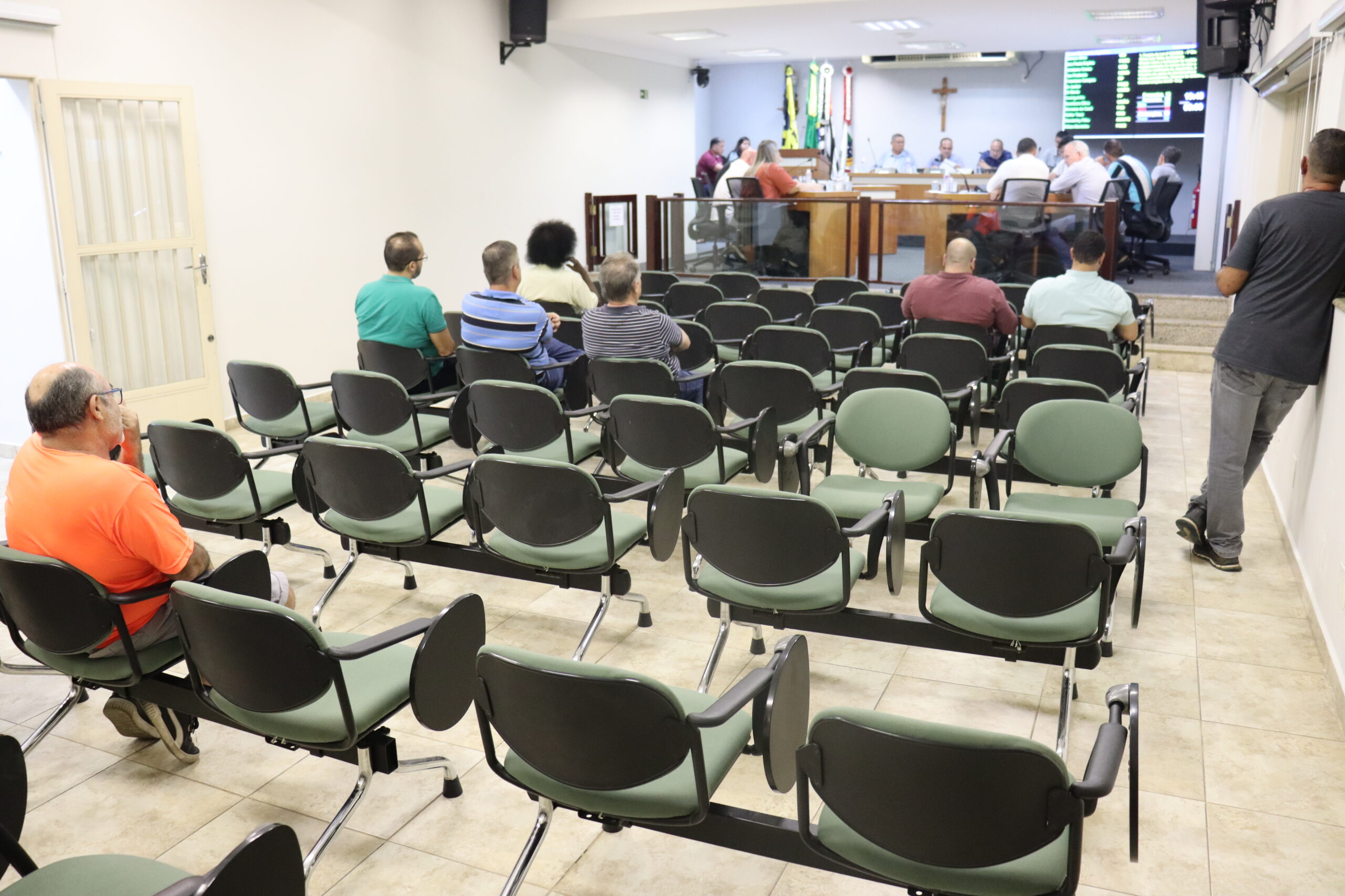 Oito proposituras estão na pauta de votações da 27ª sessão ordinária do ano, nesta terça-feira (26)