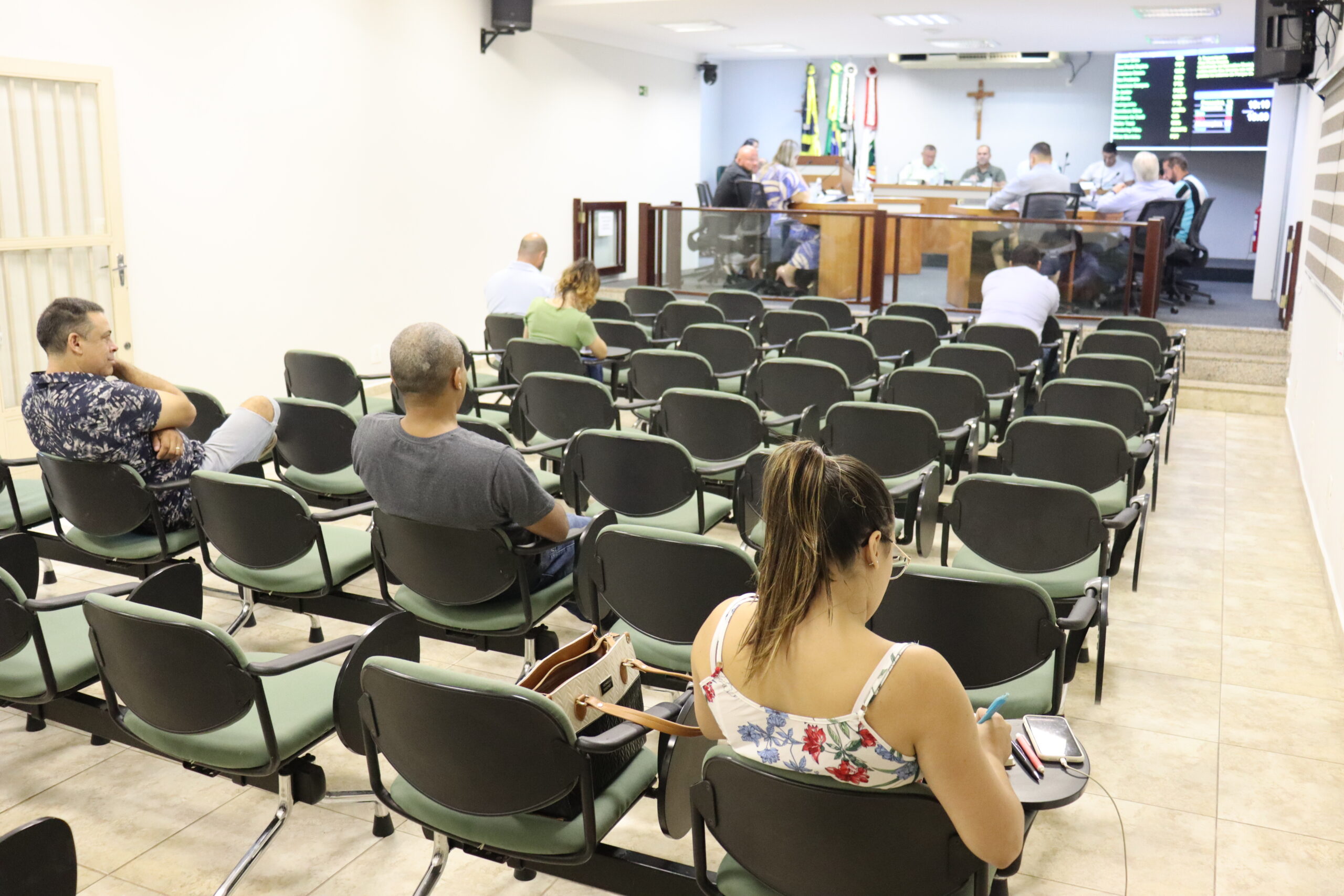 Vereadores votam 15 proposituras na 14ª sessão ordinária do ano, nesta terça-feira (11)