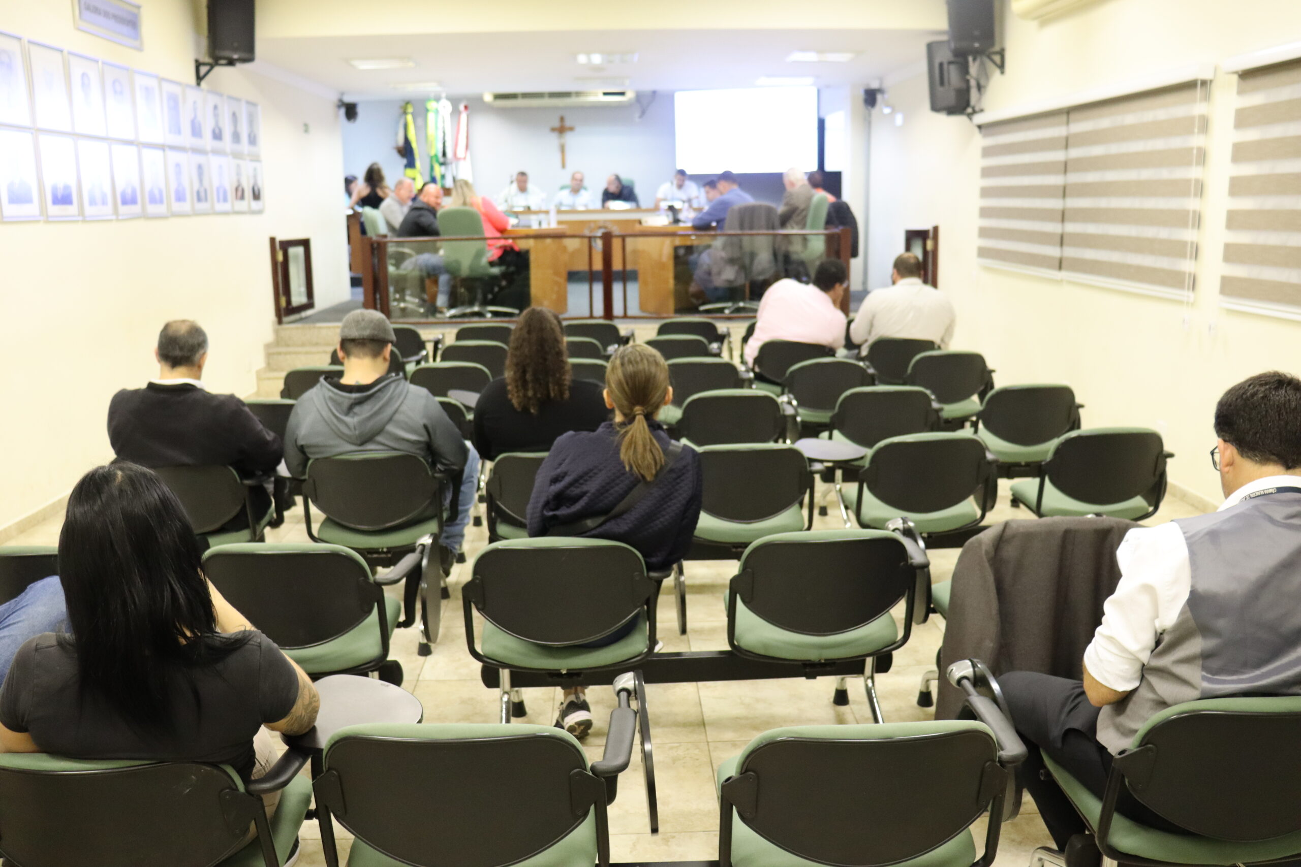 Dezoitos projetos serão votados na 18ª sessão ordinária do ano, nesta terça-feira (15)