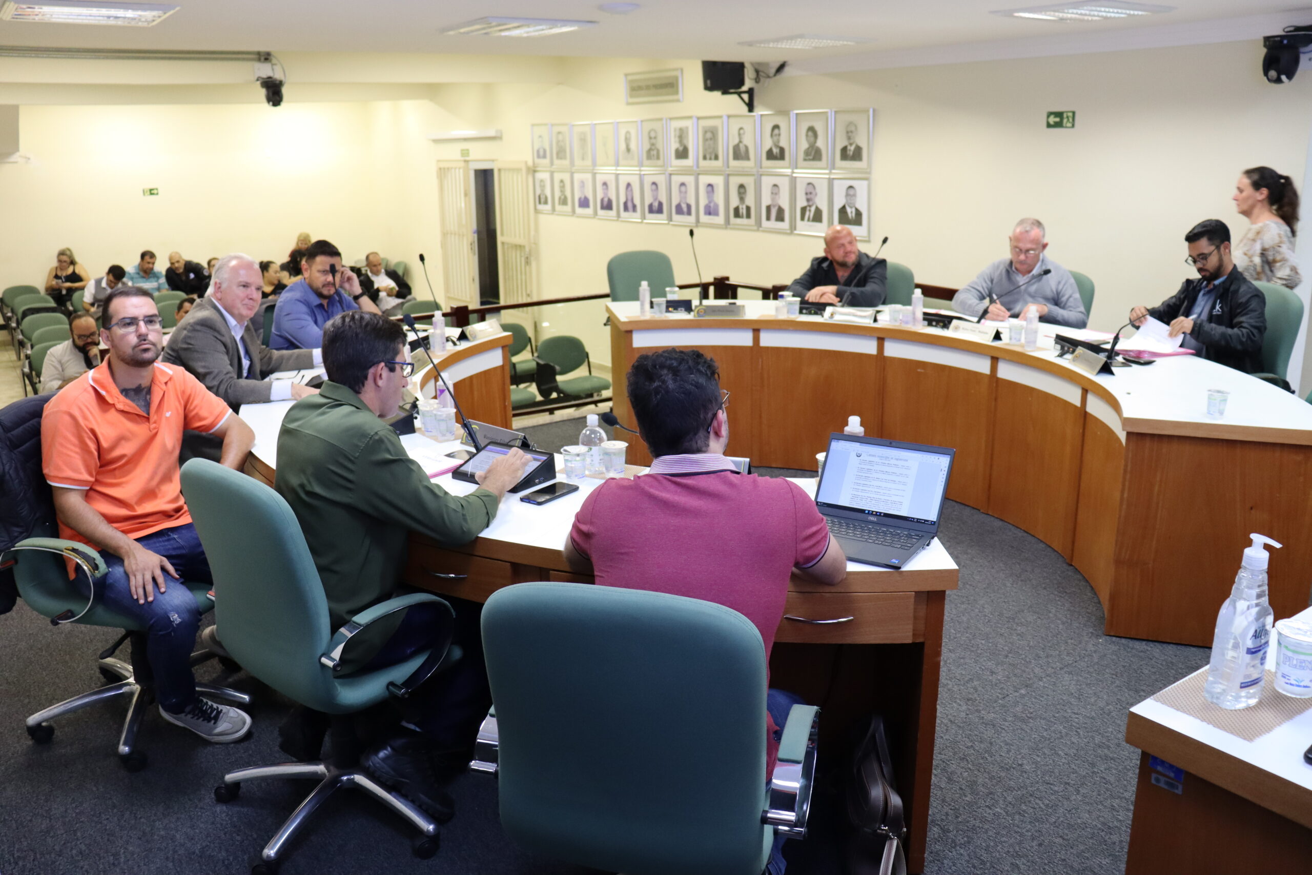 Aprovado projeto que institui Comitês de Resolução de Disputas nos contratos administrativos celebrados pelo município