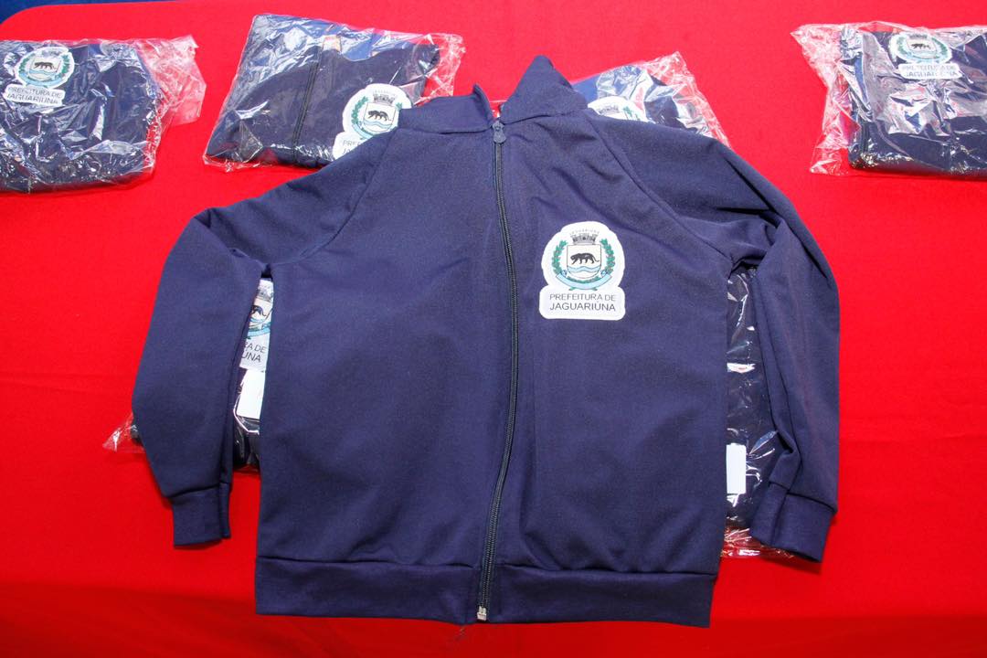 Prefeitura entrega agasalho escolar para 10 mil alunos de Jaguariúna
