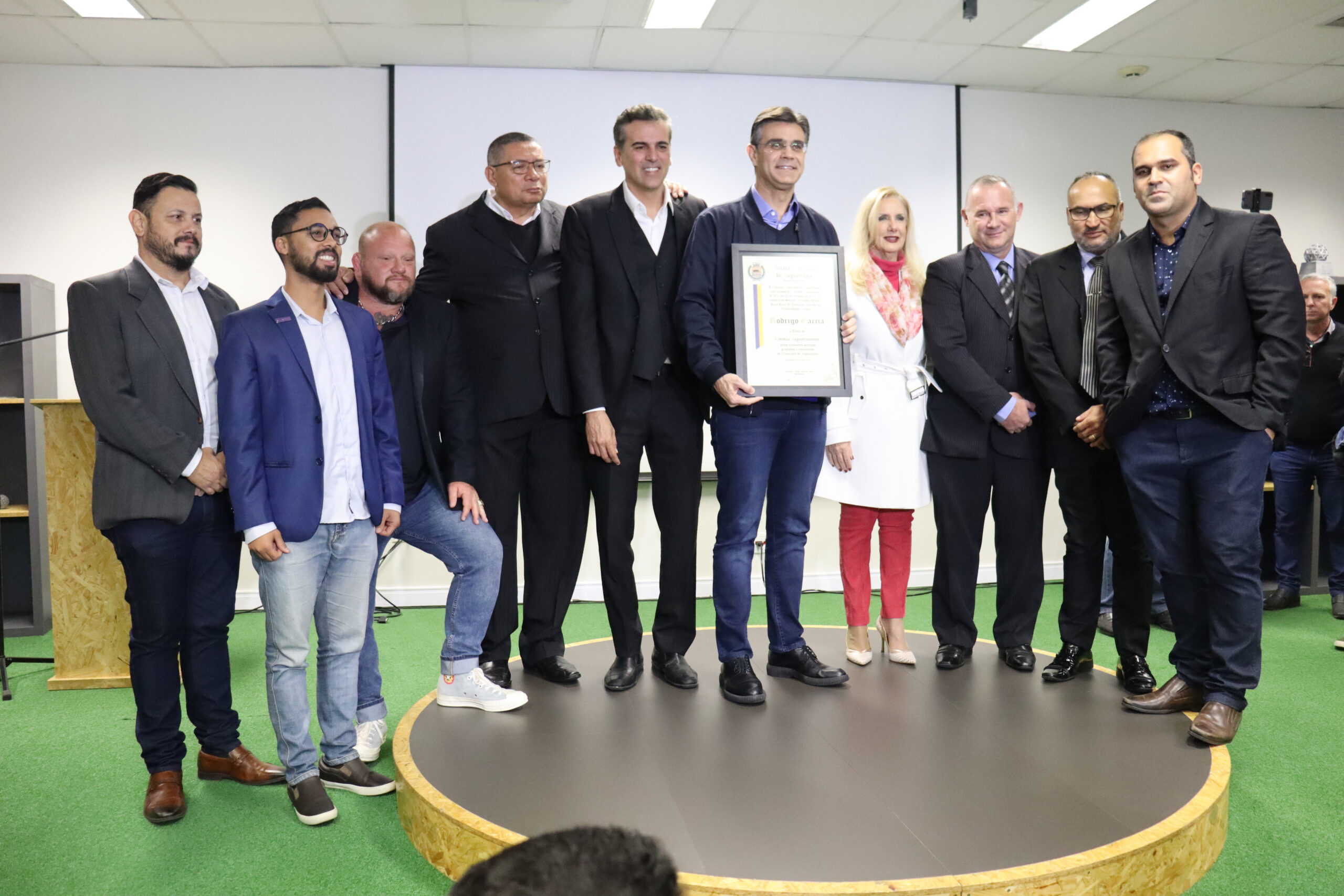 Câmara Municipal de Jaguariúna entrega título de Cidadão Jaguariunense ao governador Rodrigo Garcia