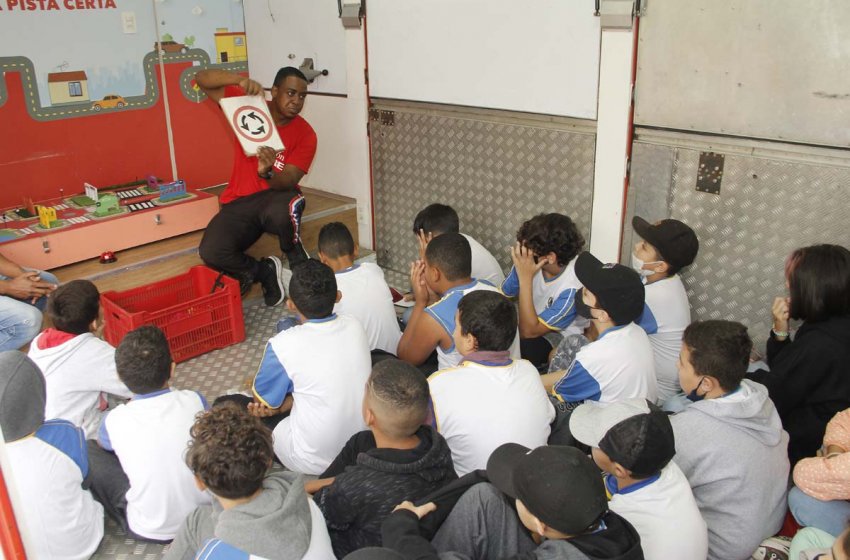 Presidente da Câmara Municipal prestigia encerramento da Semana da Educação no Trânsito, no Parque Serra Dourada