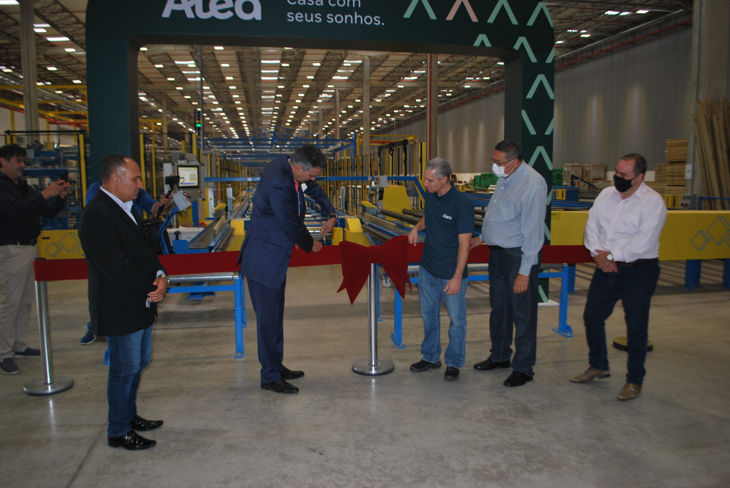 Vereadores prestigiam inauguração da fábrica da Alea, em Jaguariúna