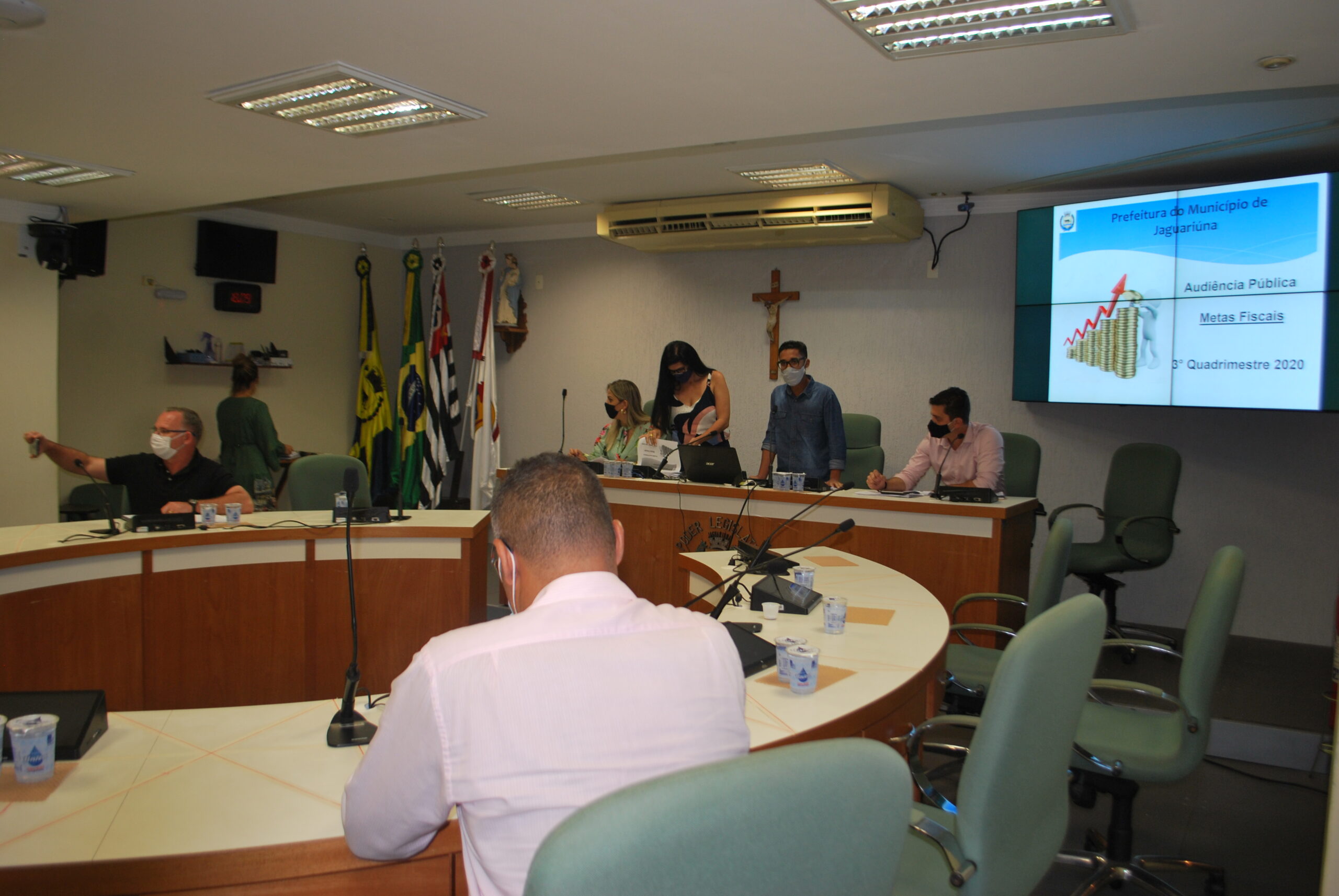 Vereadores aprovam dois projetos e 31 requerimentos na 19ª sessão ordinária