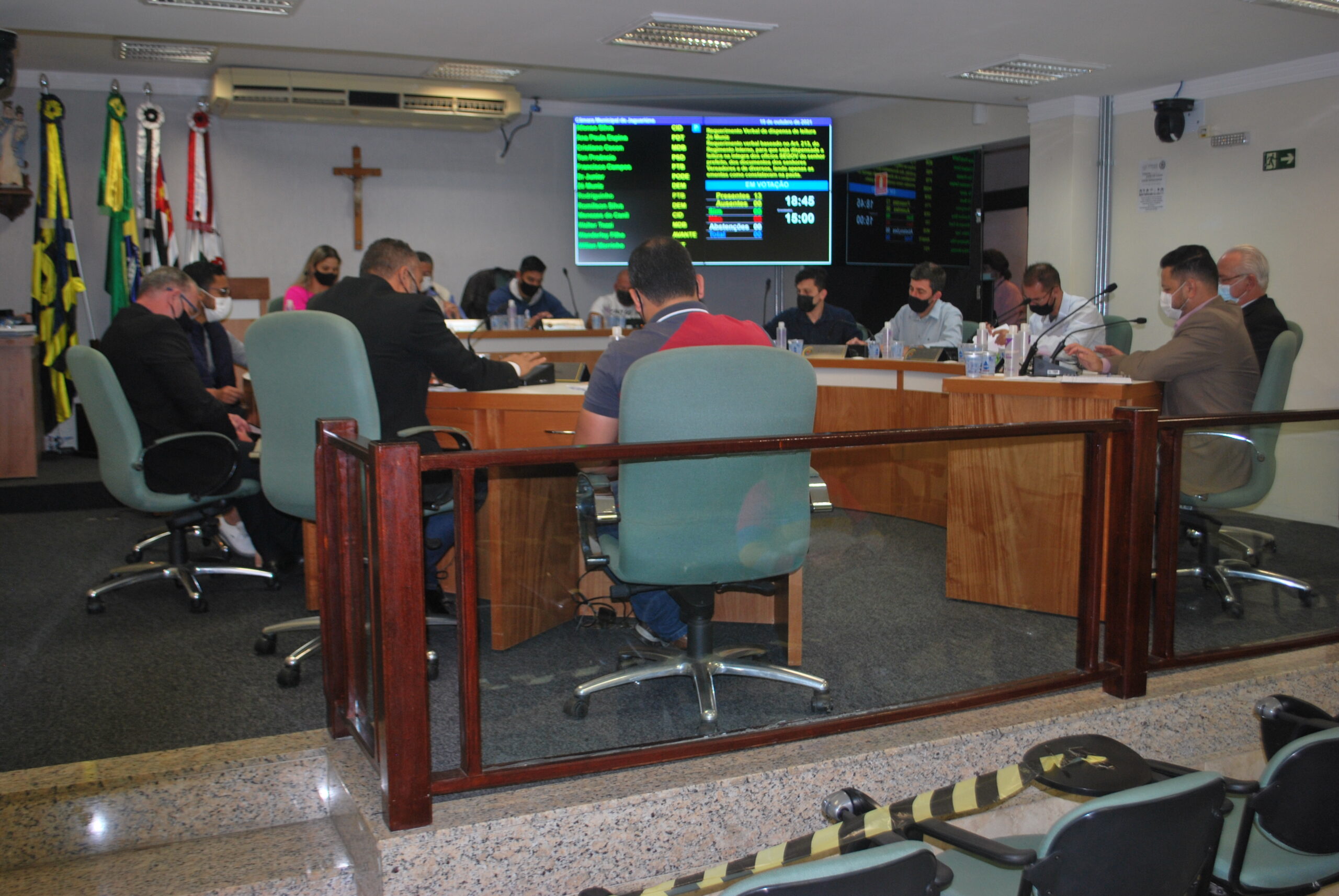 Oito projetos serão apreciados na 25ª sessão ordinária do ano, nesta terça-feira (9)