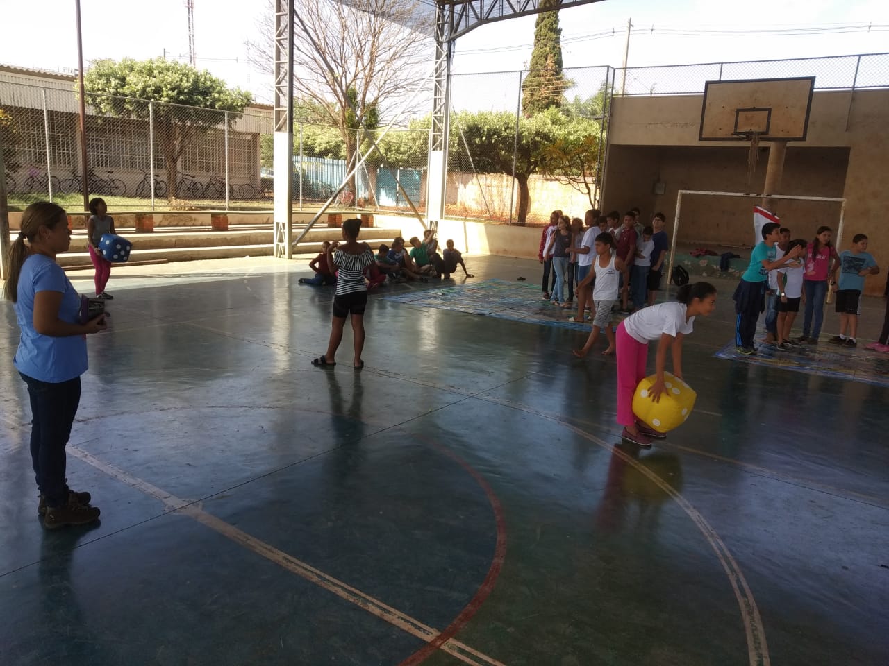 Projeto em parceria do Sesi, Usina AES, Meio Ambiente e EMEB. Prof. Maria Aparecida