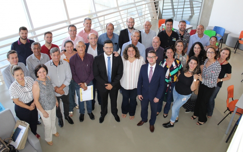 Maravilhas do Rio Grande: Prefeitos da RT Maravilhas do Rio grande se reúnem com o Secretário do Ministério